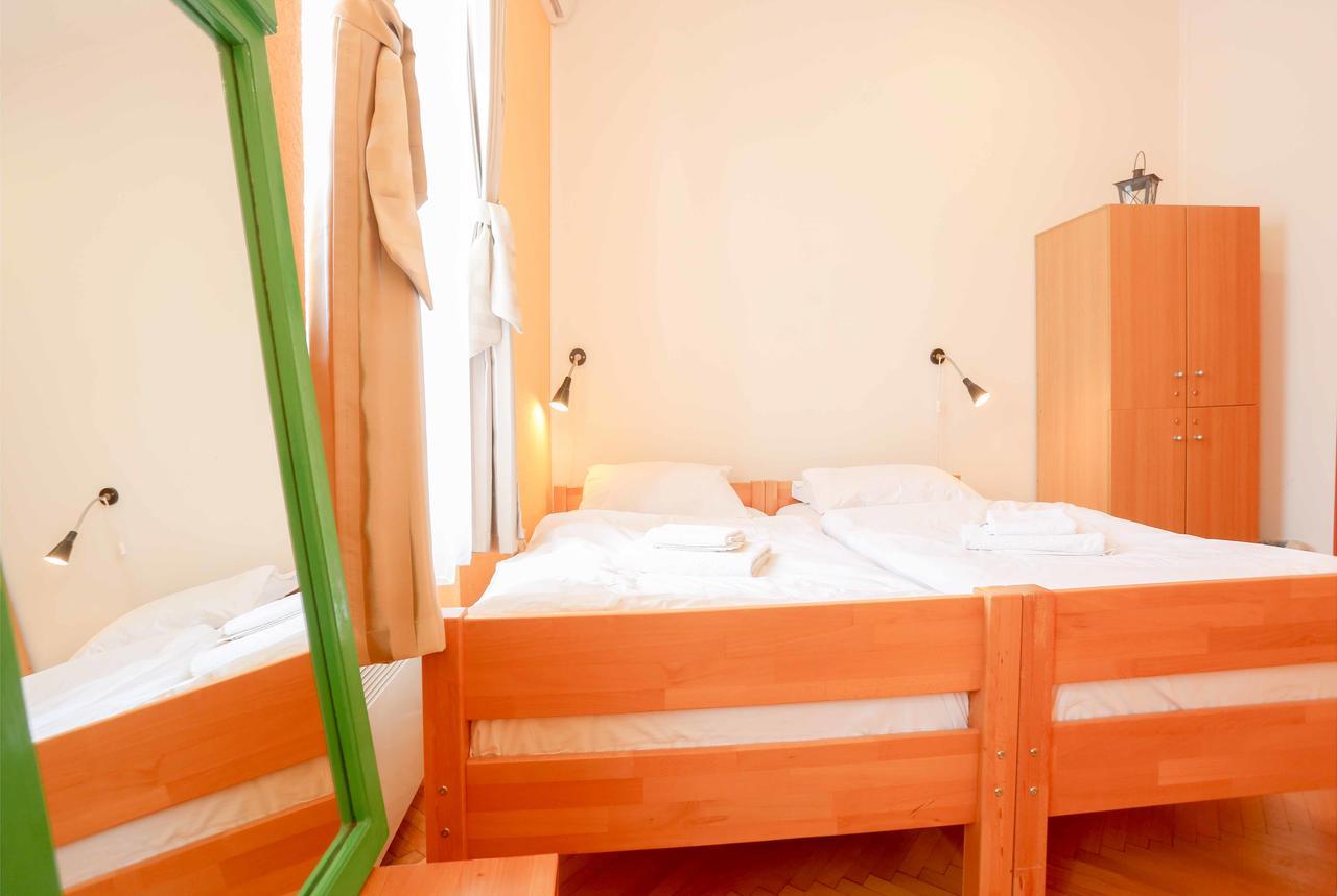 Pigeon Square Rooms SJJ Eksteriør billede