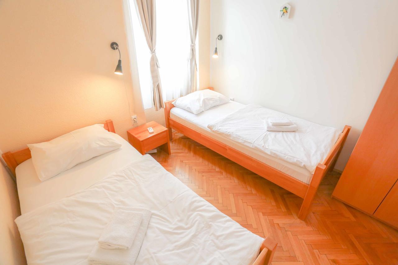 Pigeon Square Rooms SJJ Eksteriør billede
